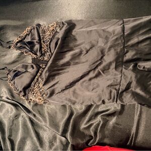 Elegant Black Lace Trim Sleepwear